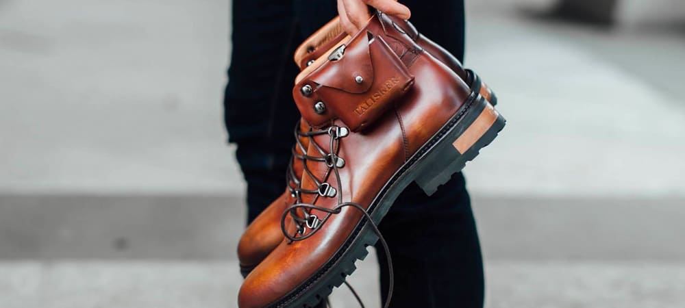 HOW TO LACE SHOES THE RIGHT WAY EVERY TIME