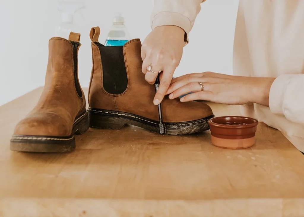 3 ways to clean leather shoes