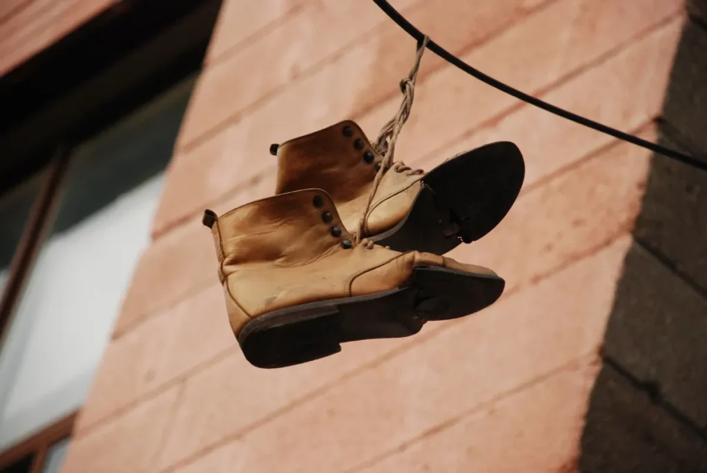 Shoes on power lines – what does it mean?